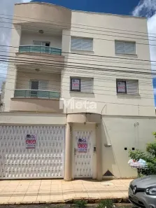 Apartamento com 3 Quartos para alugar, 80m² no Bom Jesus, Uberlândia