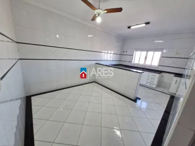 Casa com 3 Quartos para alugar, 138m² no Parque Novo Mundo, Americana