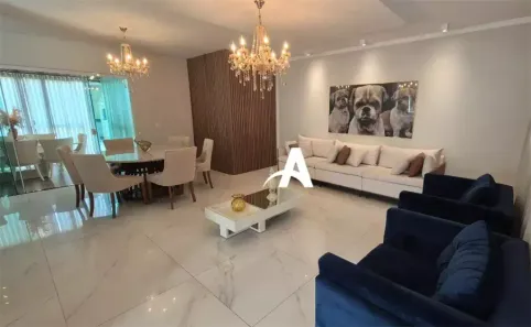 Casa com 3 Quartos à venda, 300m² no Jardim Inconfidência, Uberlândia
