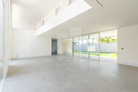 Sobrado com 4 Quartos à venda, 686m² no Jardim Cordeiro, São Paulo