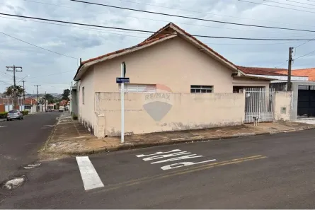 Casa com 2 Quartos à venda, 105m² no Vila Carmelo, Botucatu