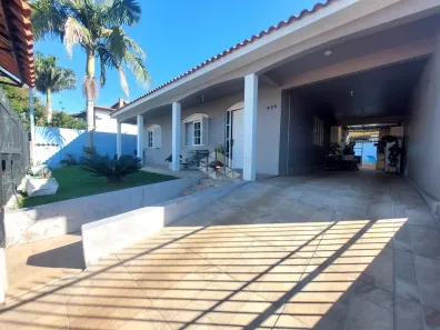 Casa com 3 Quartos à venda, 191m² no Camobi, Santa Maria