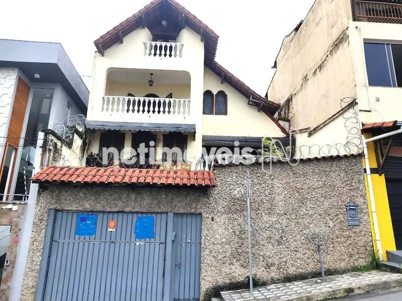 Casa com 7 quartos — Sagrada Família, Belo Horizonte
