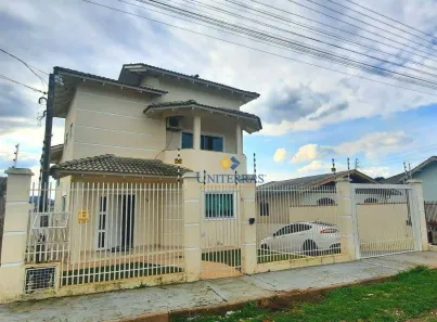 Sobrado com 3 Quartos à venda, 213m² no Triângulo, Lages