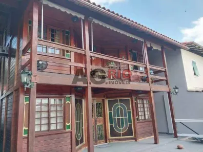 Casa com 4 Quartos à venda, 370m² no Vila Valqueire, Rio de Janeiro