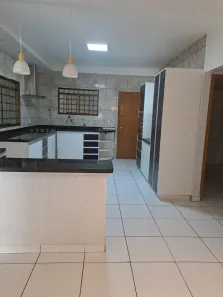 Casa com 3 Quartos à venda, 215m² no Vila Aurora Oeste, Goiânia