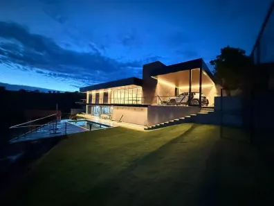 Sobrado com 3 Quartos à venda, 1150m² no Centro, Igaratá