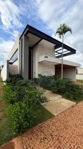 Casa de Condomínio com 3 Quartos à venda, 238m² no Recreio dos Bandeirantes, Uberaba
