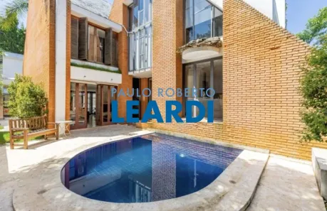 Sobrado com 4 Quartos à venda, 408m² no Vila Madalena, São Paulo