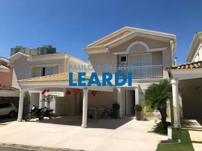 Casa de Condomínio com 3 Quartos para alugar, 250m² no Tamboré, Santana de Parnaíba
