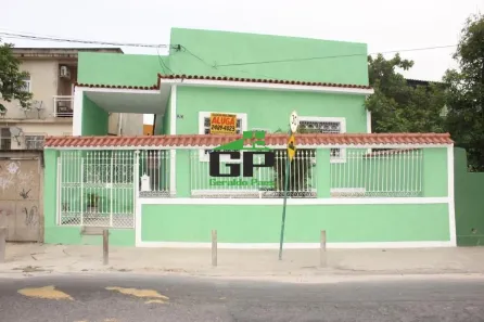 Casa com 2 Quartos para alugar, 55m² no Turiaçu, Rio de Janeiro