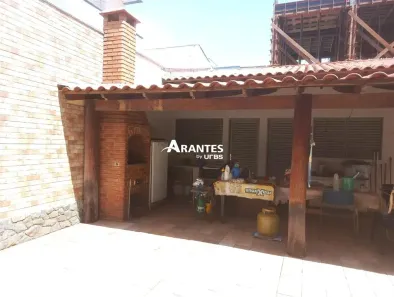 Casa com 5 Quartos à venda, 233m² no Santa Mônica, Uberlândia