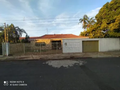 Casa com 4 Quartos à venda, 239m² no Jardim Eliana, Araraquara