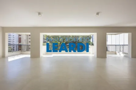 Apartamento com 4 Quartos à venda, 230m² no Vila Uberabinha, São Paulo
