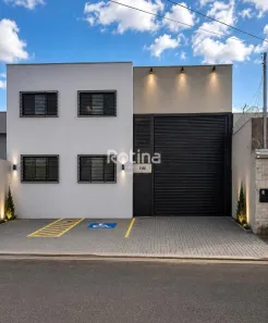 Galpão/Depósito/Armazém para alugar, 300m² no Novo Mundo, Uberlândia
