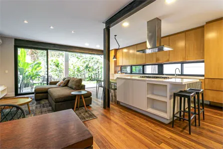 Casa de Condomínio com 3 Quartos para venda ou aluguel, 220m² no Santo Amaro, São Paulo