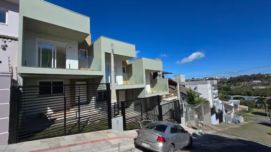 Sobrado com 3 Quartos à venda, 155m² no Vinhedos, Caxias do Sul