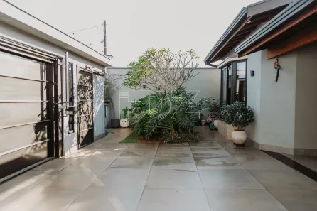 Casa com 3 Quartos para alugar, 227m² no Centro, Araraquara