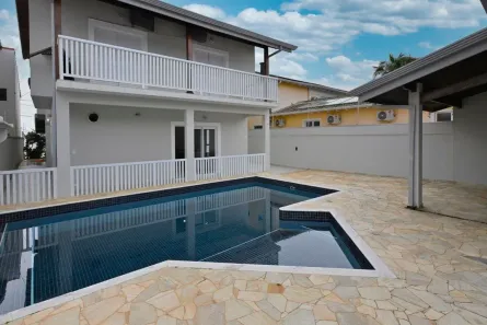 Sobrado com 6 Quartos à venda, 344m² no Centro, Peruíbe