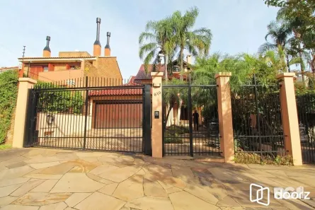 Casa com 4 Quartos à venda, 385m² no Chácara das Pedras, Porto Alegre
