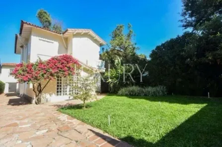 Casa com 3 Quartos para alugar, 250m² no Jardins, Barreiras