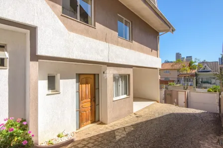Casa com 3 Quartos à venda, 189m² no Mossunguê, Curitiba