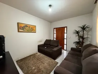 Casa com 3 Quartos à venda, 200m² no Vila Formosa, Anápolis