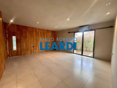 Casa com 3 Quartos para alugar, 110m² no Jardim das Bandeiras, São Paulo