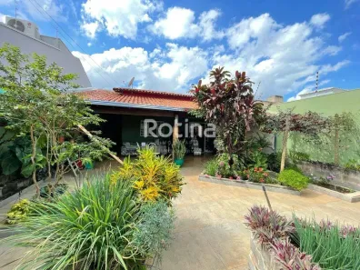 Casa com 2 Quartos à venda, 148m² no Granada, Uberlândia