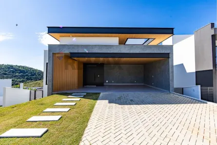 Casa com 4 Quartos à venda, 480m² no São Pedro, Juiz de Fora