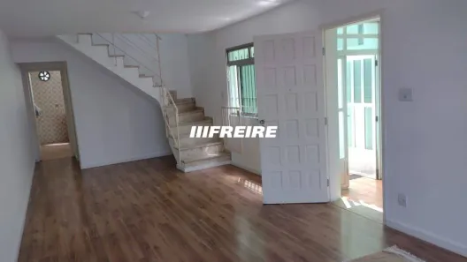 Sobrado com 3 Quartos à venda, 170m² no Parque Jaçatuba, Santo André