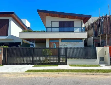 Casa com 3 Quartos à venda, 220m² no Campeche, Florianópolis