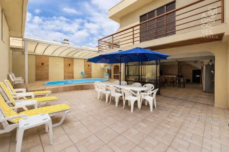 Casa com 5 Quartos à venda, 390m² no Jardim Social, Curitiba