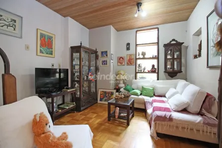 Casa com 2 Quartos à venda, 182m² no Rio Branco, Porto Alegre