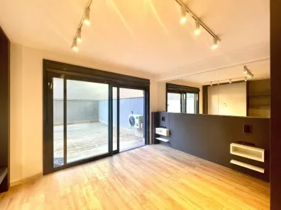Apartamento com 1 Quarto para venda ou aluguel, 27m² no Mont Serrat, Porto Alegre