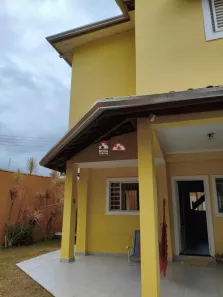 Sobrado com 3 Quartos para alugar, 250m² no Martim de Sá, Caraguatatuba