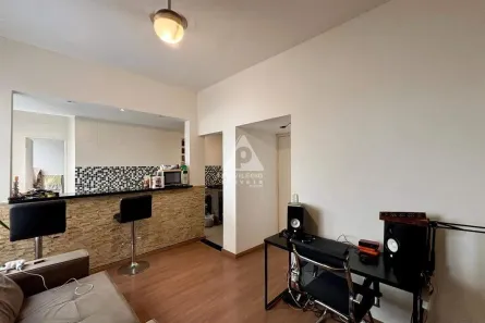 Apartamento com 2 Quartos à venda, 64m² no Leme, Rio de Janeiro