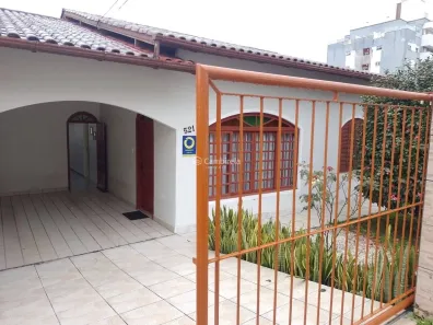 Casa com 4 Quartos para alugar, 243m² no Praia Comprida, São José