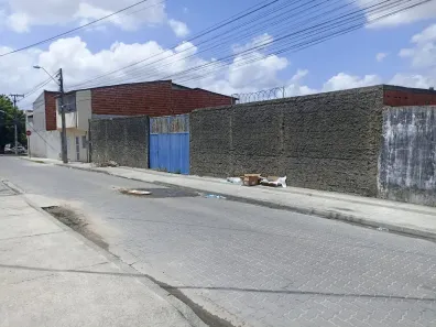 Lote/Terreno à venda, 594m² no Aracapé, Fortaleza