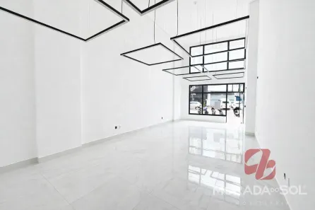 Sala Comercial para alugar, 85m² no Centro, Itapema