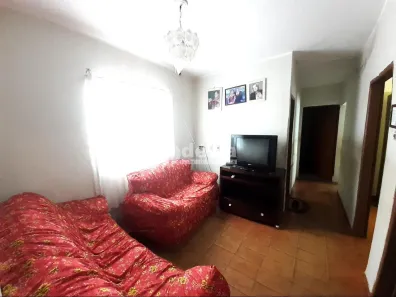 Casa com 3 Quartos à venda, 70m² no São Jorge, Uberlândia