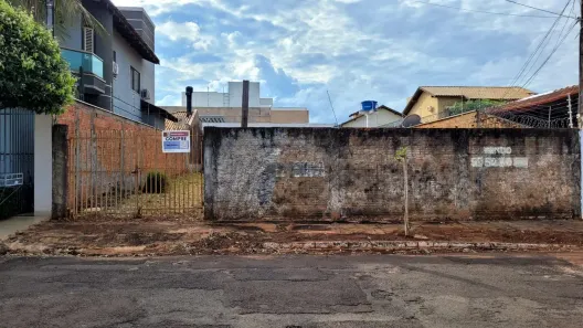 Lote/Terreno à venda, 360m² no Jardim Mansur, Campo Grande