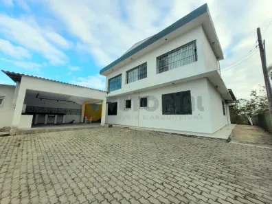 Sobrado com 4 Quartos à venda, 289m² no Massaguaçu, Caraguatatuba