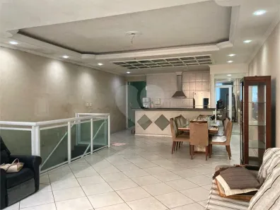 Casa com 3 Quartos à venda, 216m² no Vila Mathias, Santos