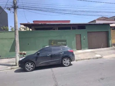 Casa com 2 Quartos à venda, 380m² no Vila Cristina, Betim