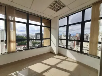 Sala Comercial para alugar, 178m² no Santa Efigênia, Belo Horizonte