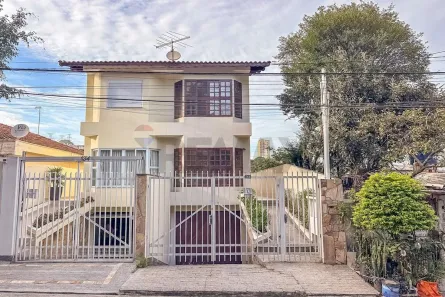 Sobrado com 3 Quartos à venda, 225m² no Parque Maria Domitila, São Paulo