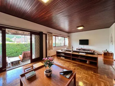 Casa com 5 Quartos à venda, 209m² no Jardim Cascata, Teresópolis