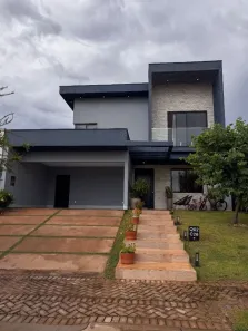 Sobrado com 5 Quartos à venda, 330m² no Condomínio Residencial Vila Jardim, Cuiabá