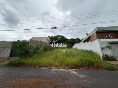 Lote/Terreno à venda, 476m² no Jardim Inconfidência, Uberlândia